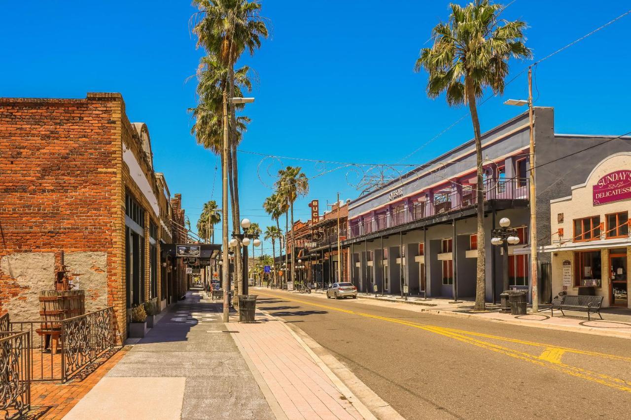 Frontdesk 1910 E 7Th Ave Apts Historic Ybor Tampaアパートメント エクステリア 写真